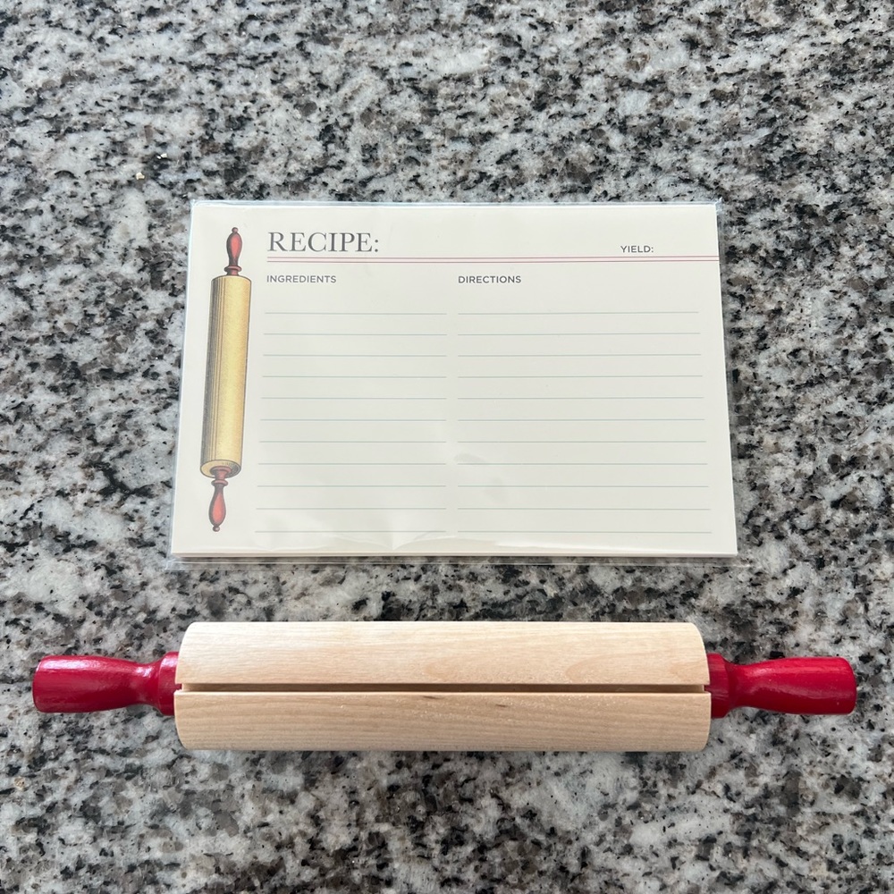 NWT Rolling Pin Recipe Card Holder and Recipe Cards